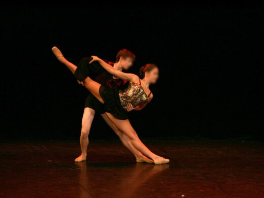 Photographie de danse à Peymeinade : saisir la grâce en mouvement